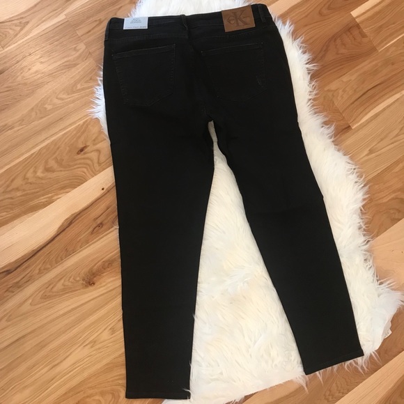 CALVIN KLEIN Black Ankle Skinny Stretch Jeans - Picture 5 of 7